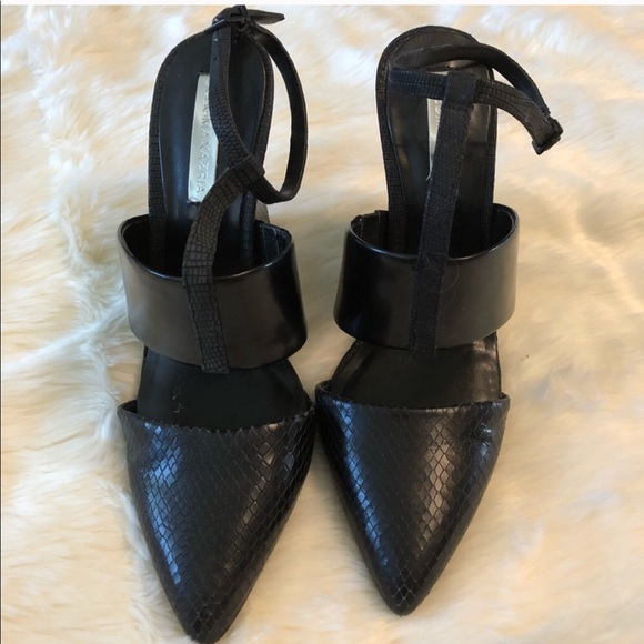 BLACK BCBG MAXAZRIA HEELS - Picture 2 of 8